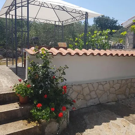 Nada Holiday home Sali