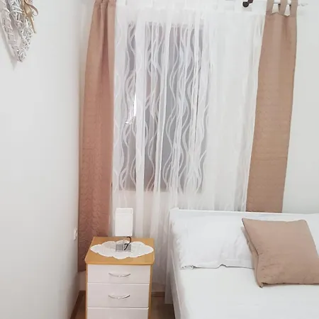 Dom wakacyjny Nada Sali